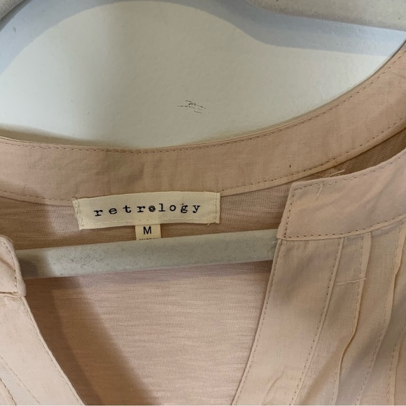 Retrology boho tan cap sleeve embroidered cotton front blouse. Size M - Picture 3 of 9